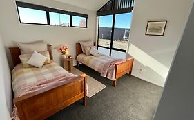 Luxury 2 Bedroom By St James Park